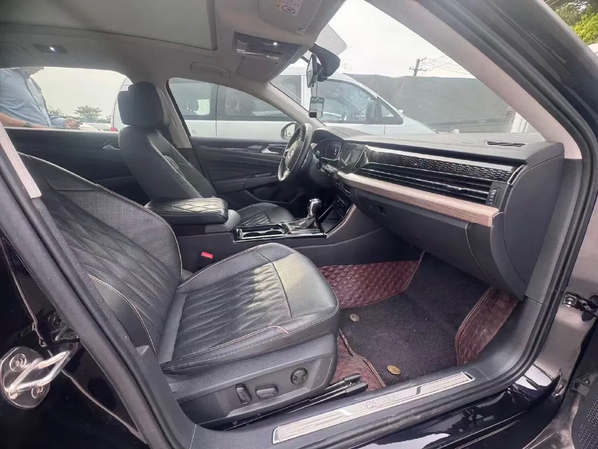 2020 Volkswagen Passat 2.0T 186HP L4 7DCT,autocango,china used car exporter,china ev exporter,chinese used car exporter,chinese used ev exporter