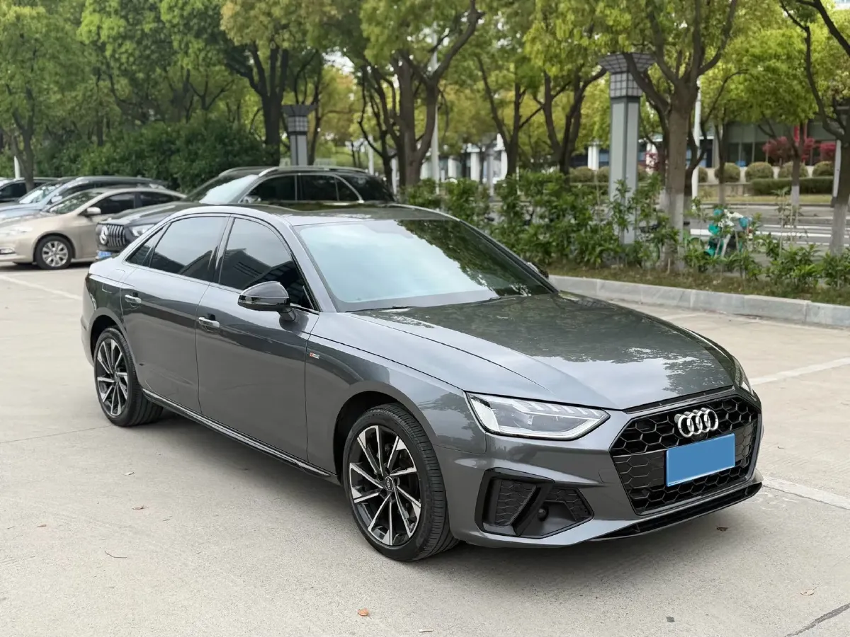 2023 Audi A4L 2.0T 190HP L4 7DCT,autocango,china used car exporter,china ev exporter,chinese used car exporter,chinese used ev exporter