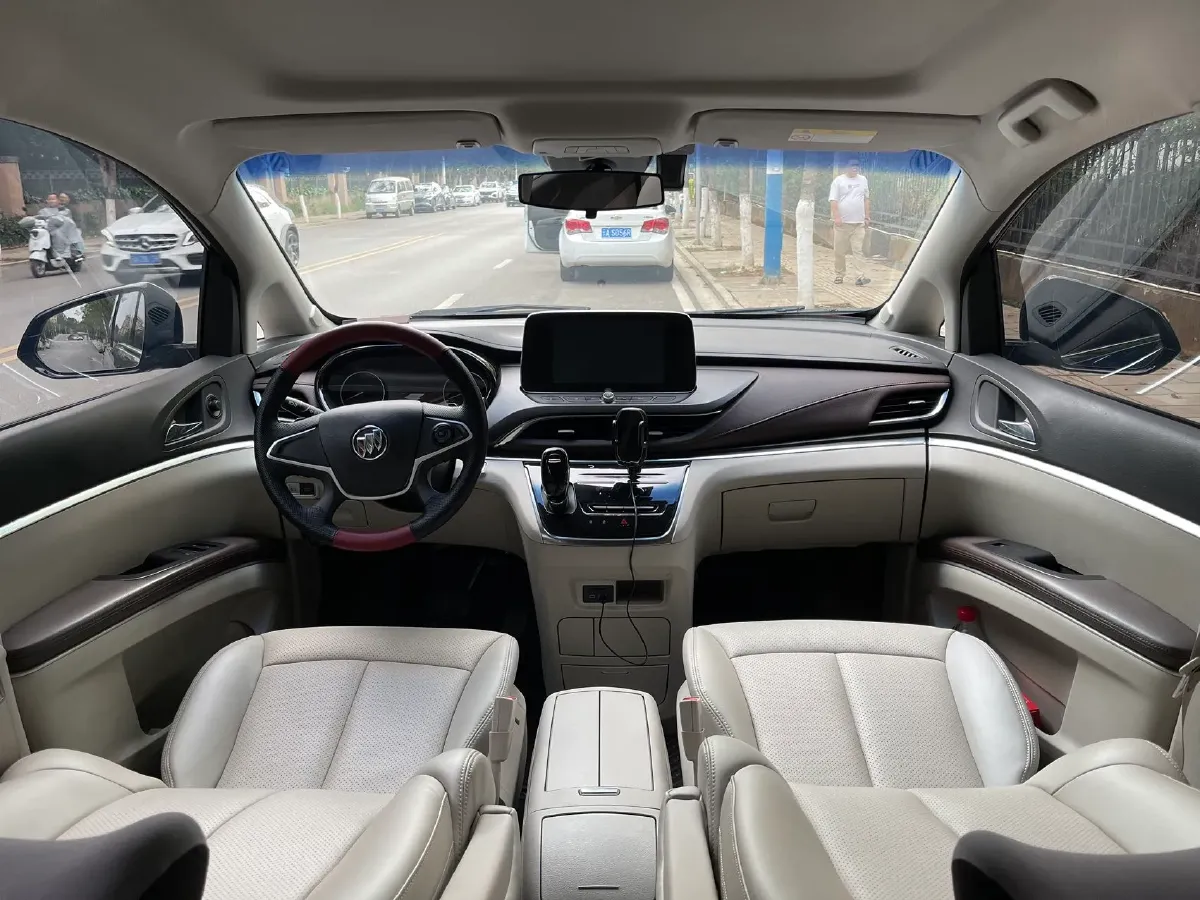 2022 Buick GL8 2.0T 237HP L4 9AT,autocango,china used car exporter,china ev exporter,chinese used car exporter,chinese used ev exporter
