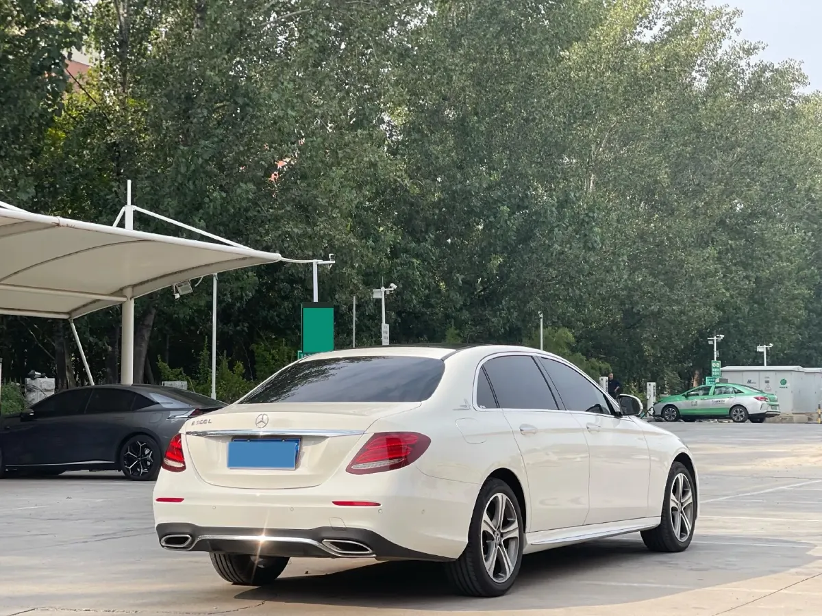 2020 Mercedes-Benz E Class 1.5T 184HP L4 9AT,autocango,china used car exporter,china ev exporter,chinese used car exporter,chinese used ev exporter