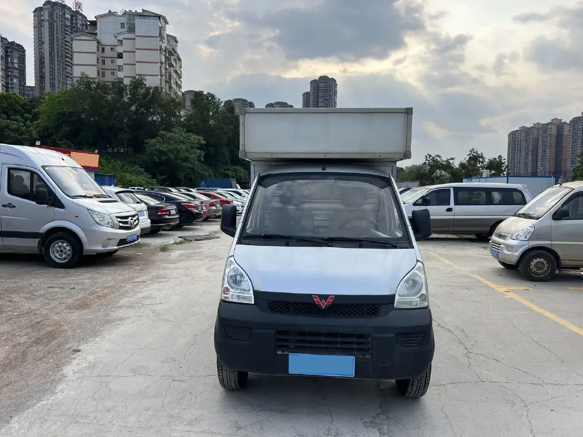 2021 WuLing RongGuang Mini Truck 1.5L 99HP L4 5MT,autocango,china used car exporter,china ev exporter,chinese used car exporter,chinese used ev exporter