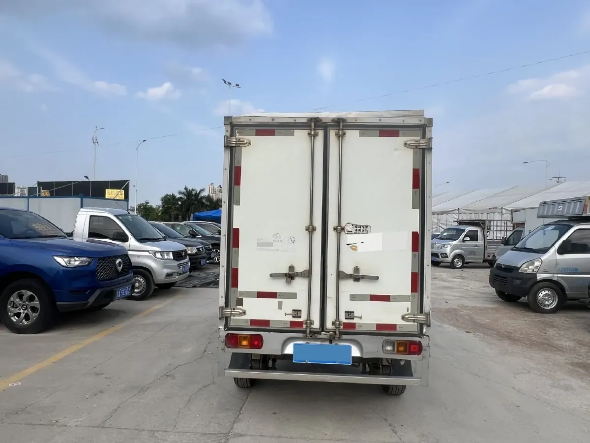 2021 WuLing RongGuang Mini Truck 1.5L 99HP L4 5MT,autocango,china used car exporter,china ev exporter,chinese used car exporter,chinese used ev exporter
