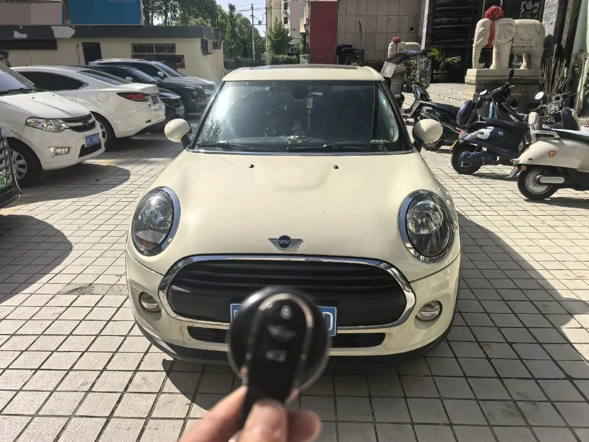 2019 MINI MINI 1.5T 102HP L3 7DCT,autocango,china used car exporter,china ev exporter,chinese used car exporter,chinese used ev exporter