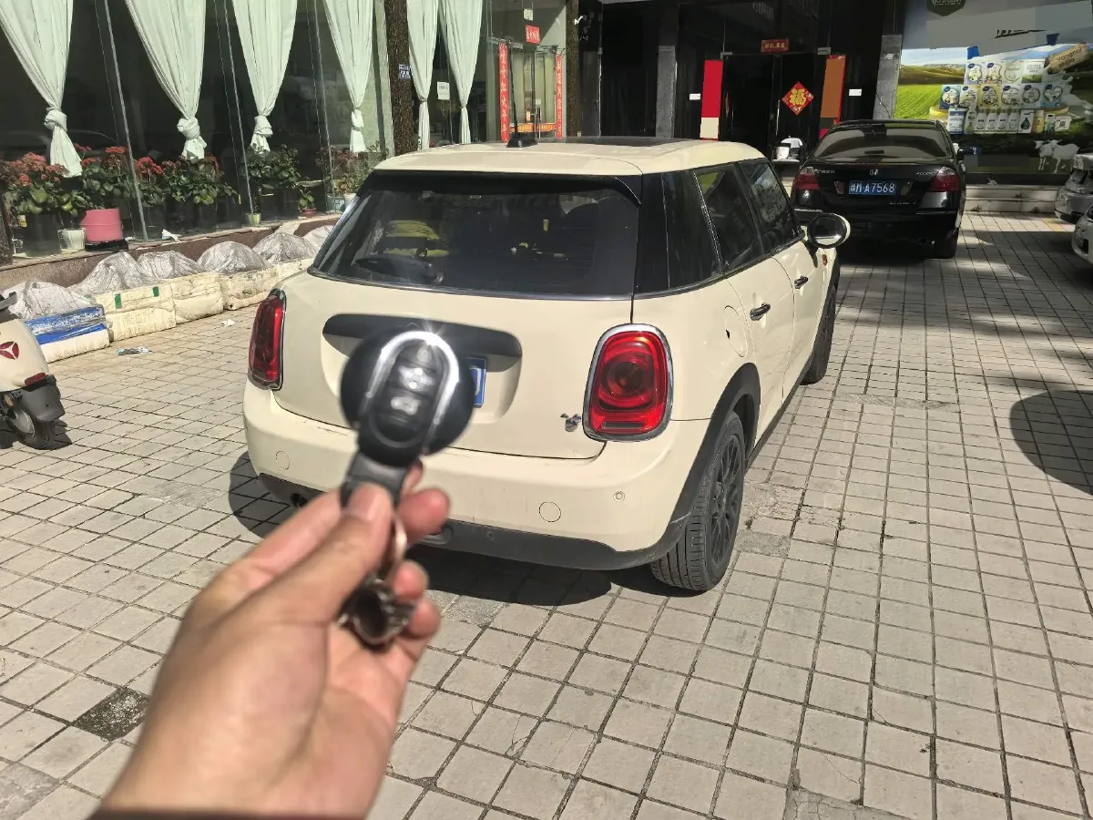 2019 MINI MINI 1.5T 102HP L3 7DCT,autocango,china used car exporter,china ev exporter,chinese used car exporter,chinese used ev exporter