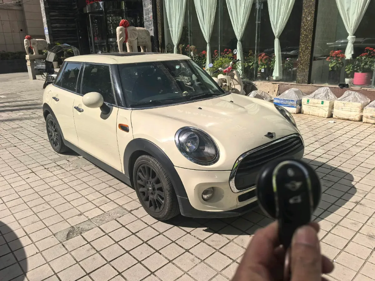 2019 MINI MINI 1.5T 102HP L3 7DCT,autocango,china used car exporter,china ev exporter,chinese used car exporter,chinese used ev exporter