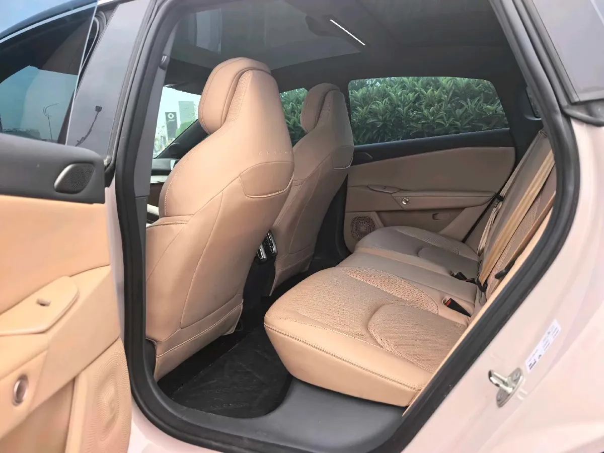 2024 ARCFOX αT5 BEV 79.2KWH,autocango,china used car exporter,china ev exporter,chinese used car exporter,chinese used ev exporter