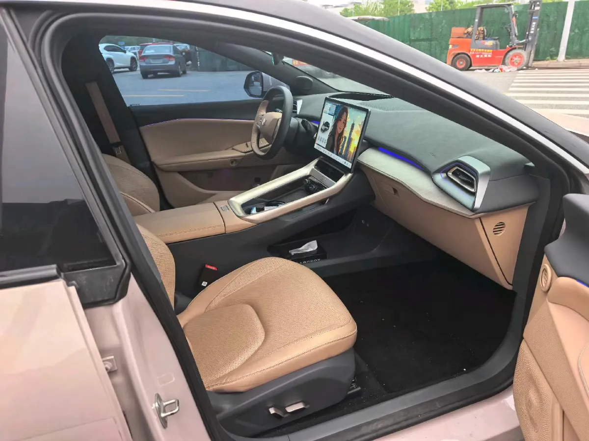 2024 ARCFOX αT5 BEV 79.2KWH,autocango,china used car exporter,china ev exporter,chinese used car exporter,chinese used ev exporter