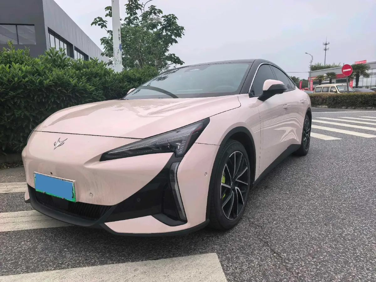 2024 ARCFOX αT5 BEV 79.2KWH,autocango,china used car exporter,china ev exporter,chinese used car exporter,chinese used ev exporter