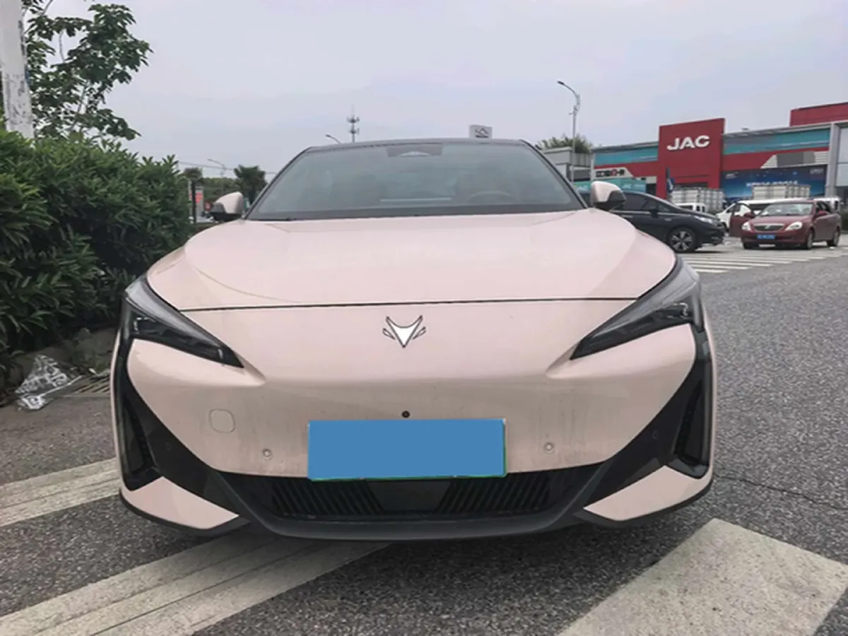 2024 ARCFOX αT5 BEV 79.2KWH,autocango,china used car exporter,china ev exporter,chinese used car exporter,chinese used ev exporter