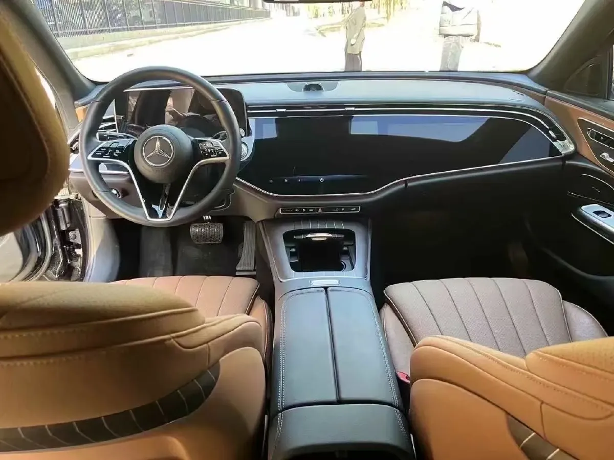 2024 Mercedes-Benz E Class 2.0T 204HP L4 9AT PHEV 25.4KWH,autocango,china used car exporter,china ev exporter,chinese used car exporter,chinese used ev exporter