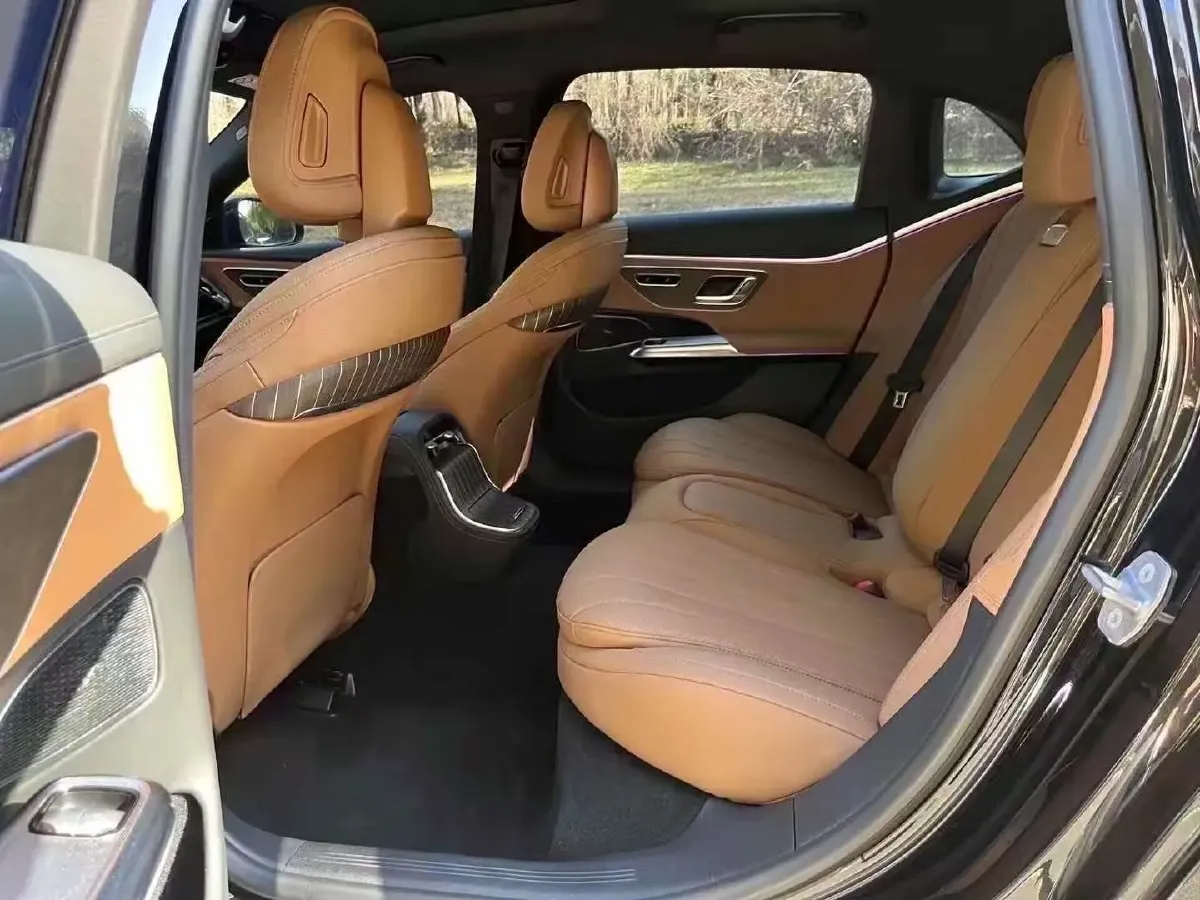 2024 Mercedes-Benz E Class 2.0T 204HP L4 9AT PHEV 25.4KWH,autocango,china used car exporter,china ev exporter,chinese used car exporter,chinese used ev exporter