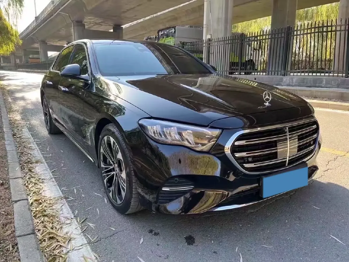 2024 Mercedes-Benz E Class 2.0T 204HP L4 9AT PHEV 25.4KWH,autocango,china used car exporter,china ev exporter,chinese used car exporter,chinese used ev exporter