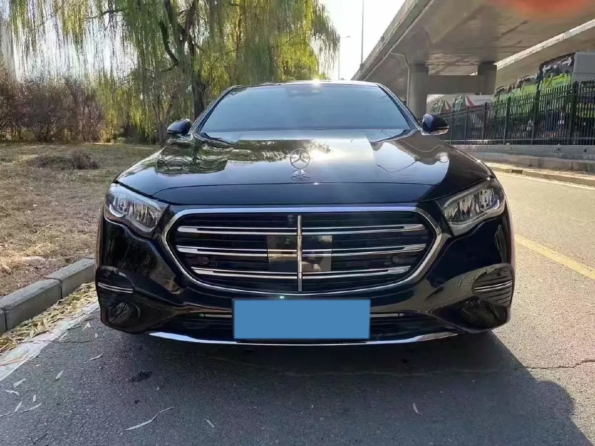 2024 Mercedes-Benz E Class 2.0T 204HP L4 9AT PHEV 25.4KWH,autocango,china used car exporter,china ev exporter,chinese used car exporter,chinese used ev exporter