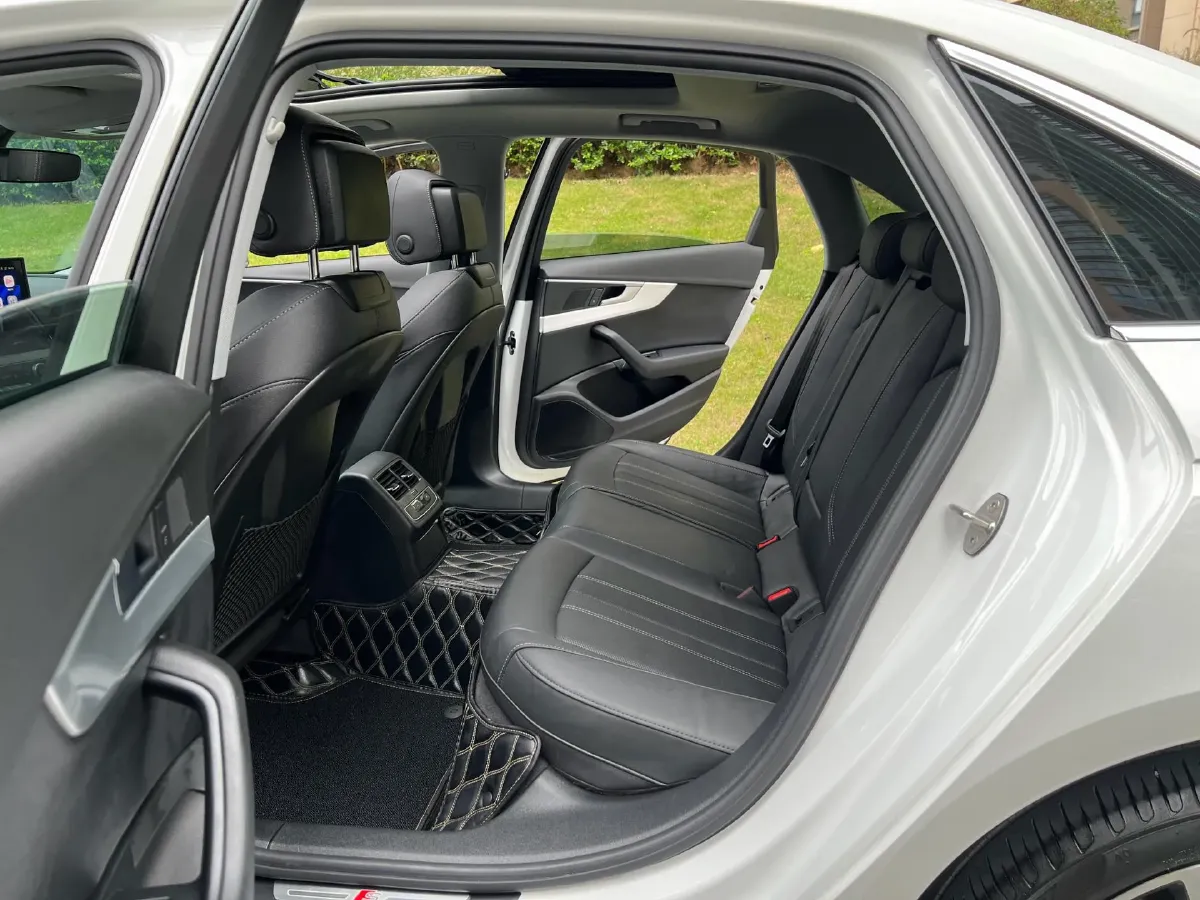 2020 Audi A4L 2.0T 190HP L4 7DCT,autocango,china used car exporter,china ev exporter,chinese used car exporter,chinese used ev exporter