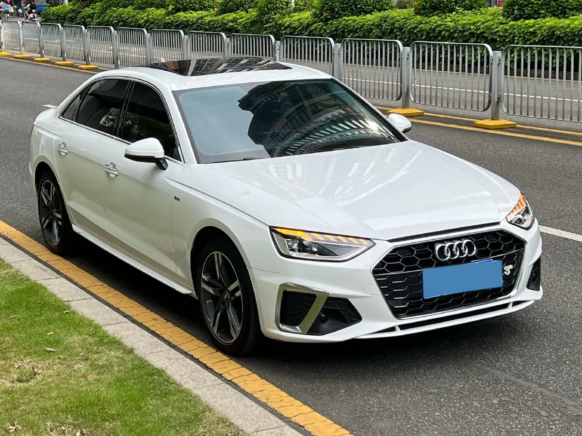 2020 Audi A4L 2.0T 190HP L4 7DCT,autocango,china used car exporter,china ev exporter,chinese used car exporter,chinese used ev exporter