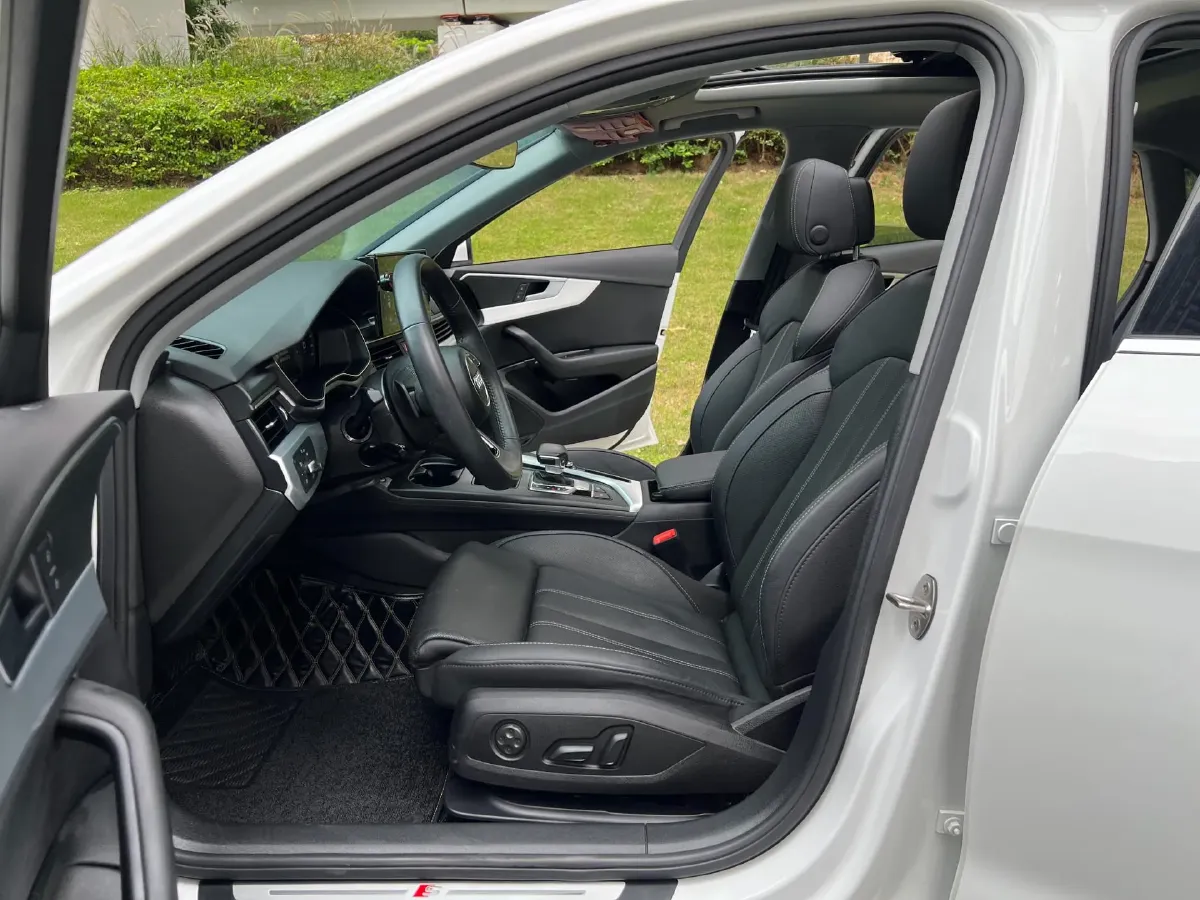 2020 Audi A4L 2.0T 190HP L4 7DCT,autocango,china used car exporter,china ev exporter,chinese used car exporter,chinese used ev exporter