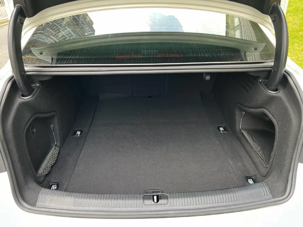 2020 Audi A4L 2.0T 190HP L4 7DCT,autocango,china used car exporter,china ev exporter,chinese used car exporter,chinese used ev exporter