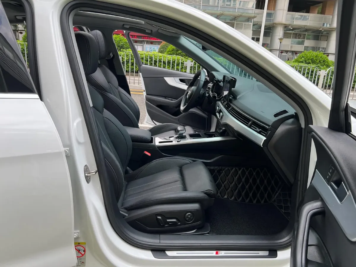 2020 Audi A4L 2.0T 190HP L4 7DCT,autocango,china used car exporter,china ev exporter,chinese used car exporter,chinese used ev exporter