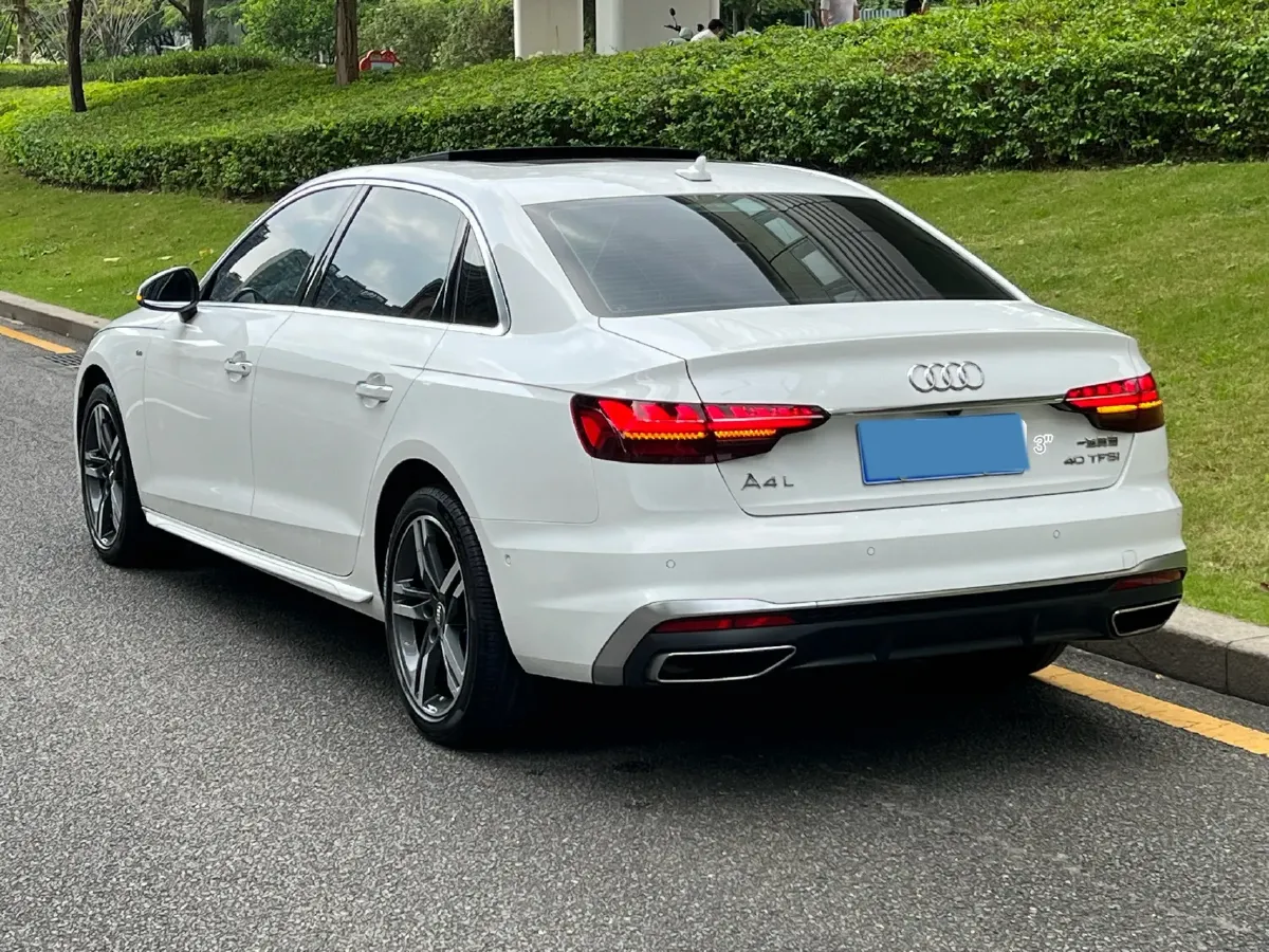 2020 Audi A4L 2.0T 190HP L4 7DCT,autocango,china used car exporter,china ev exporter,chinese used car exporter,chinese used ev exporter