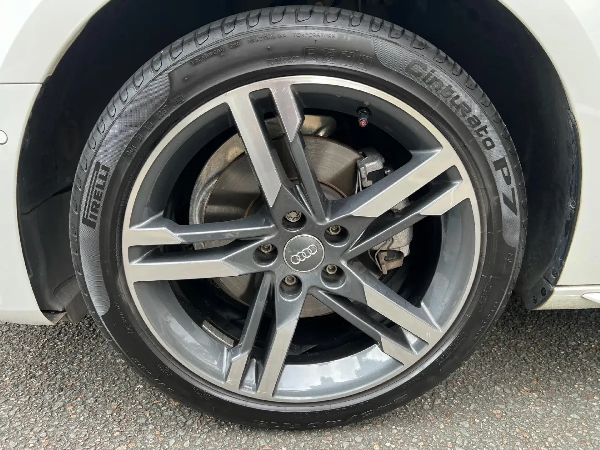 2020 Audi A4L 2.0T 190HP L4 7DCT,autocango,china used car exporter,china ev exporter,chinese used car exporter,chinese used ev exporter