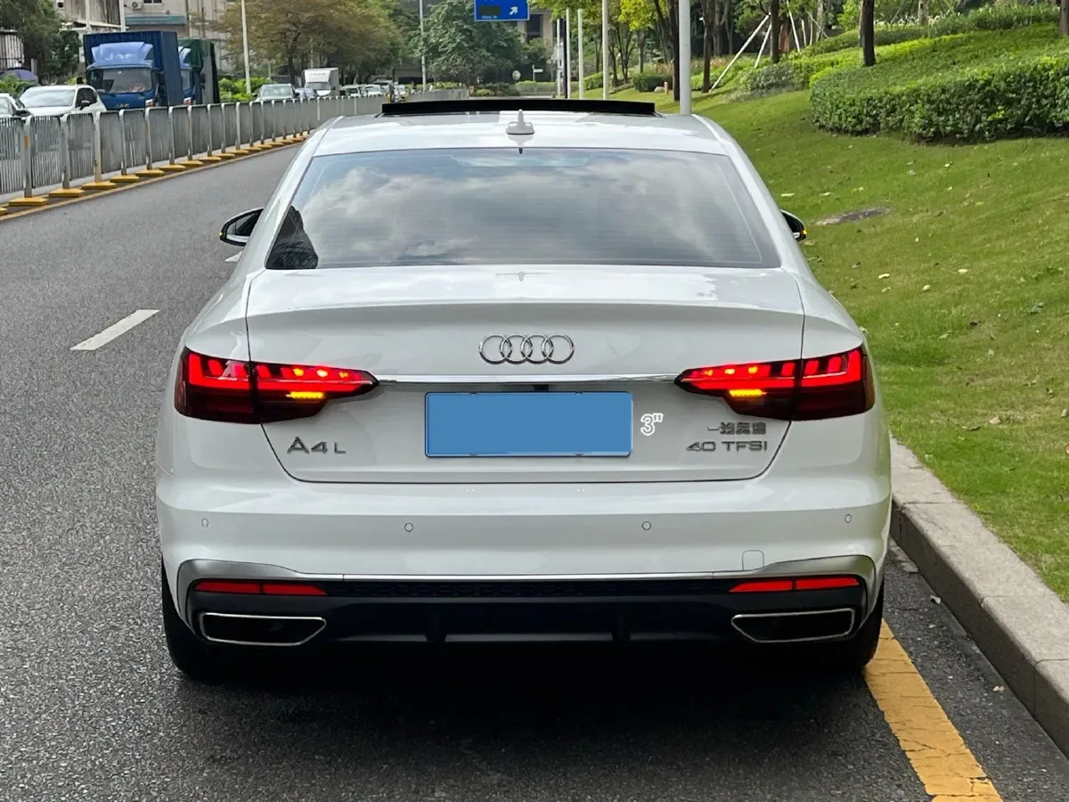 2020 Audi A4L 2.0T 190HP L4 7DCT,autocango,china used car exporter,china ev exporter,chinese used car exporter,chinese used ev exporter