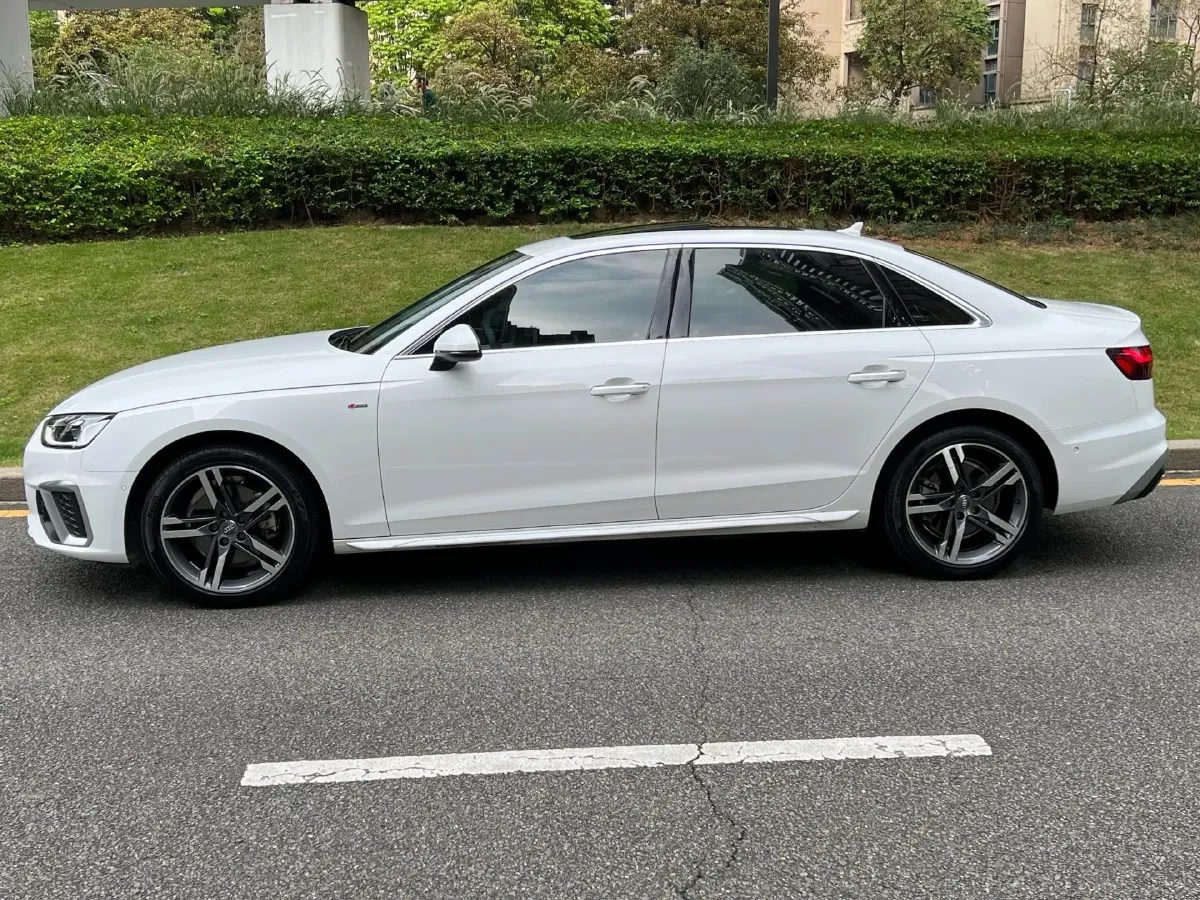 2020 Audi A4L 2.0T 190HP L4 7DCT,autocango,china used car exporter,china ev exporter,chinese used car exporter,chinese used ev exporter