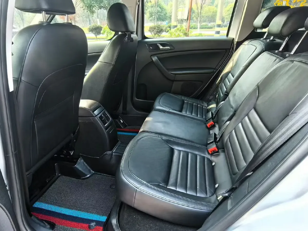 2014 Skoda Yeti 1.8T 160HP L4 6DCT,autocango,china used car exporter,china ev exporter,chinese used car exporter,chinese used ev exporter