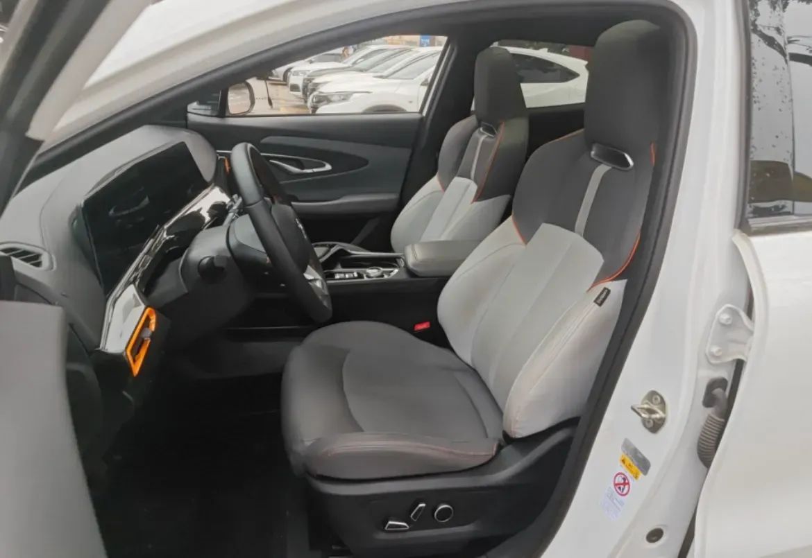 2022 ChangAn UNI-T 1.5T 188HP L4 7DCT,autocango,china used car exporter,china ev exporter,chinese used car exporter,chinese used ev exporter