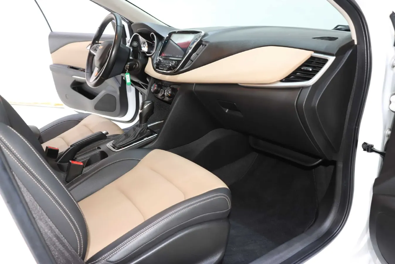 2022 Chevrolet Monza 1.5L 113HP L4 6AT,autocango,china used car exporter,china ev exporter,chinese used car exporter,chinese used ev exporter