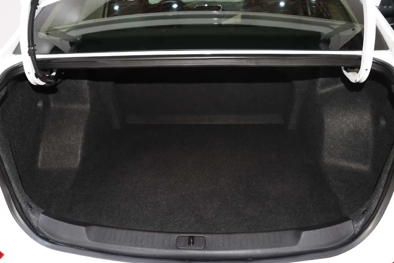 2022 Chevrolet Monza 1.5L 113HP L4 6AT,autocango,china used car exporter,china ev exporter,chinese used car exporter,chinese used ev exporter