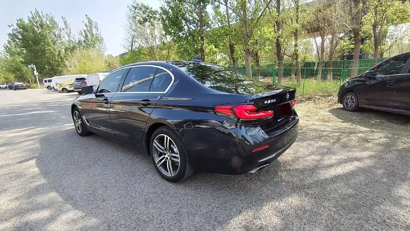 2022 BMW 5 Series 2.0T 252HP L4 8AT,autocango,china used car exporter,china ev exporter,chinese used car exporter,chinese used ev exporter