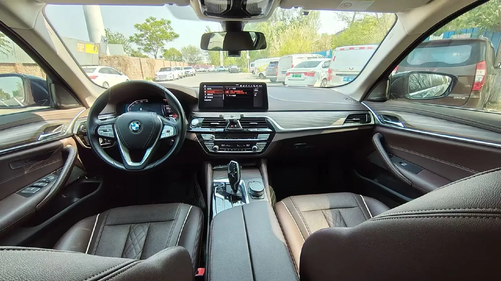 2022 BMW 5 Series 2.0T 252HP L4 8AT,autocango,china used car exporter,china ev exporter,chinese used car exporter,chinese used ev exporter