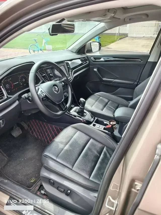 2020 Volkswagen T-Roc 1.4T 150HP L4 7DCT,autocango,china used car exporter,china ev exporter,chinese used car exporter,chinese used ev exporter