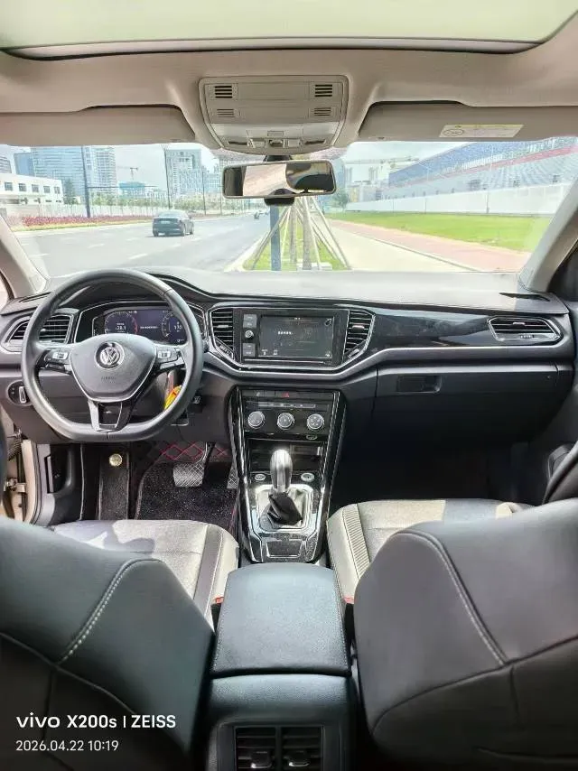 2020 Volkswagen T-Roc 1.4T 150HP L4 7DCT,autocango,china used car exporter,china ev exporter,chinese used car exporter,chinese used ev exporter