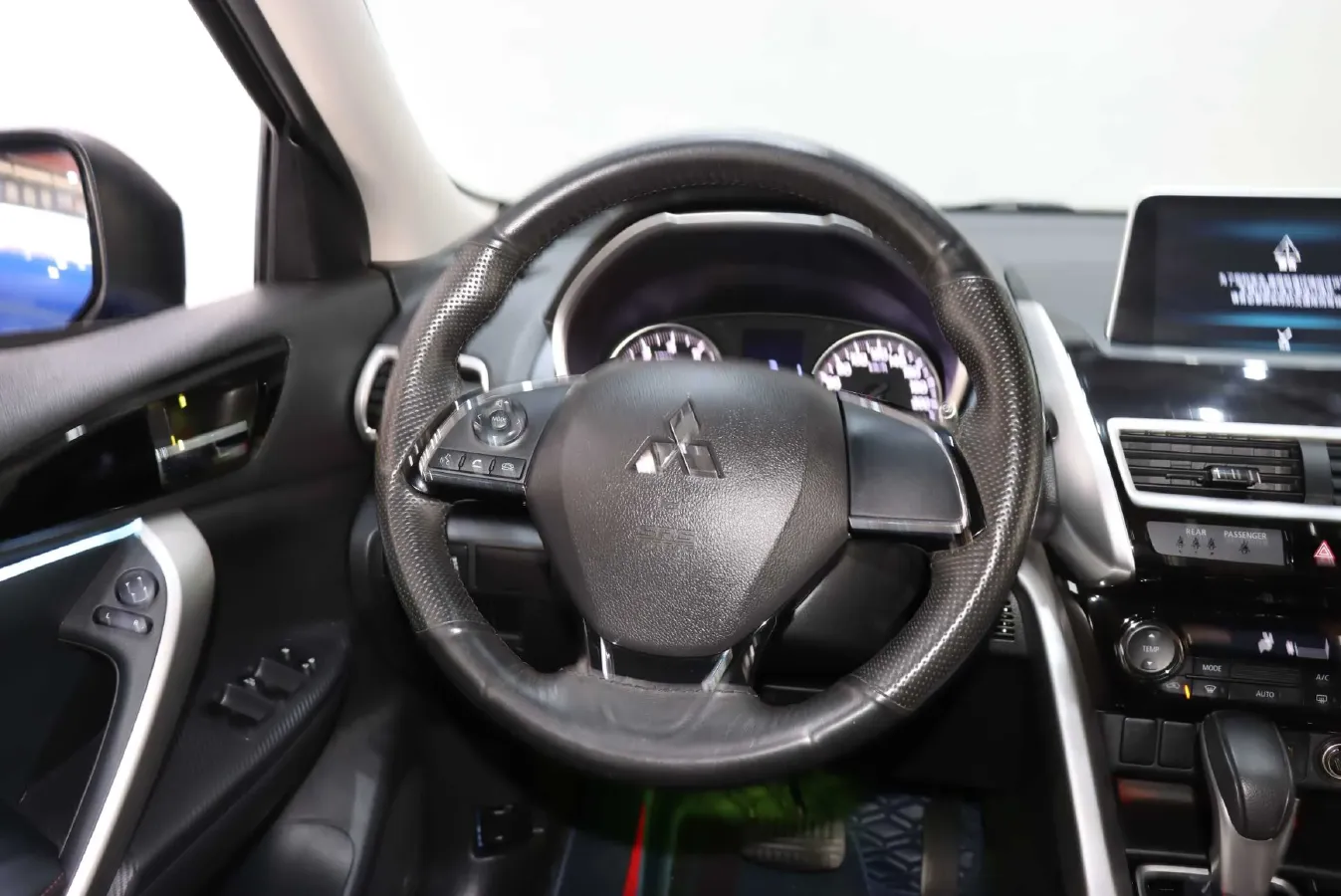 2021 Mitsubishi Eclipse Cross 1.5T 170HP L4 CVT,autocango,china used car exporter,china ev exporter,chinese used car exporter,chinese used ev exporter