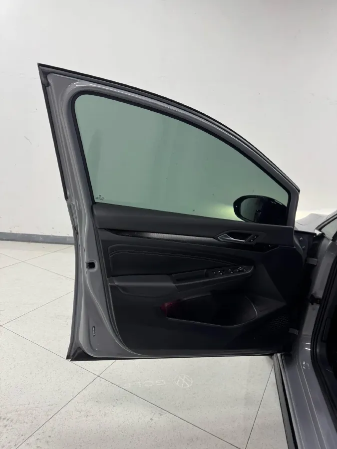 2023 Volkswagen Golf 1.4T 150HP L4 7DCT,autocango,china used car exporter,china ev exporter,chinese used car exporter,chinese used ev exporter