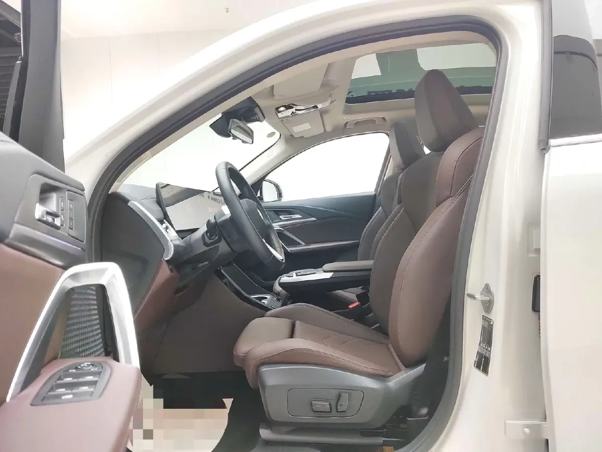 2024 BMW X2 2.0T 204HP L4 7DCT,autocango,china used car exporter,china ev exporter,chinese used car exporter,chinese used ev exporter