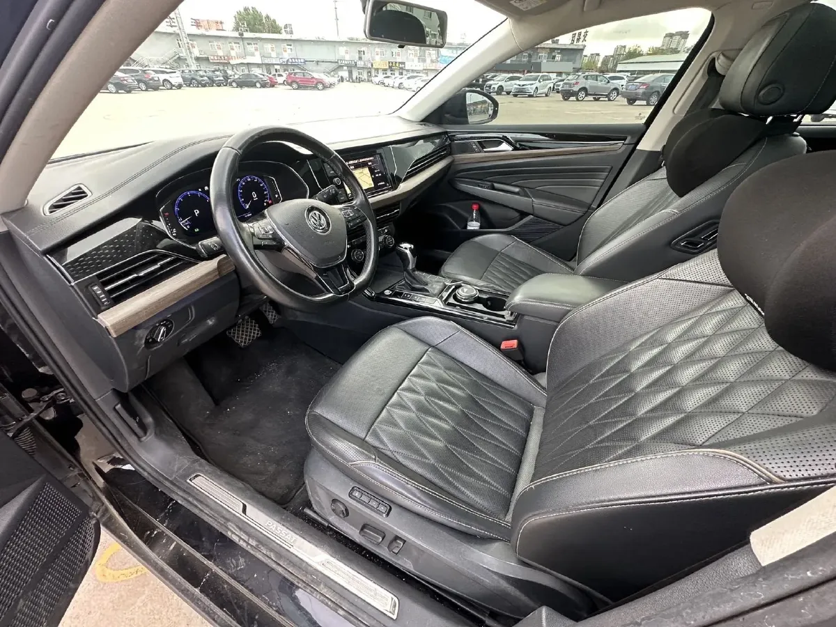 2019 Volvo V40 1.5T 152HP L4 6AT,autocango,china used car exporter,china ev exporter,chinese used car exporter,chinese used ev exporter