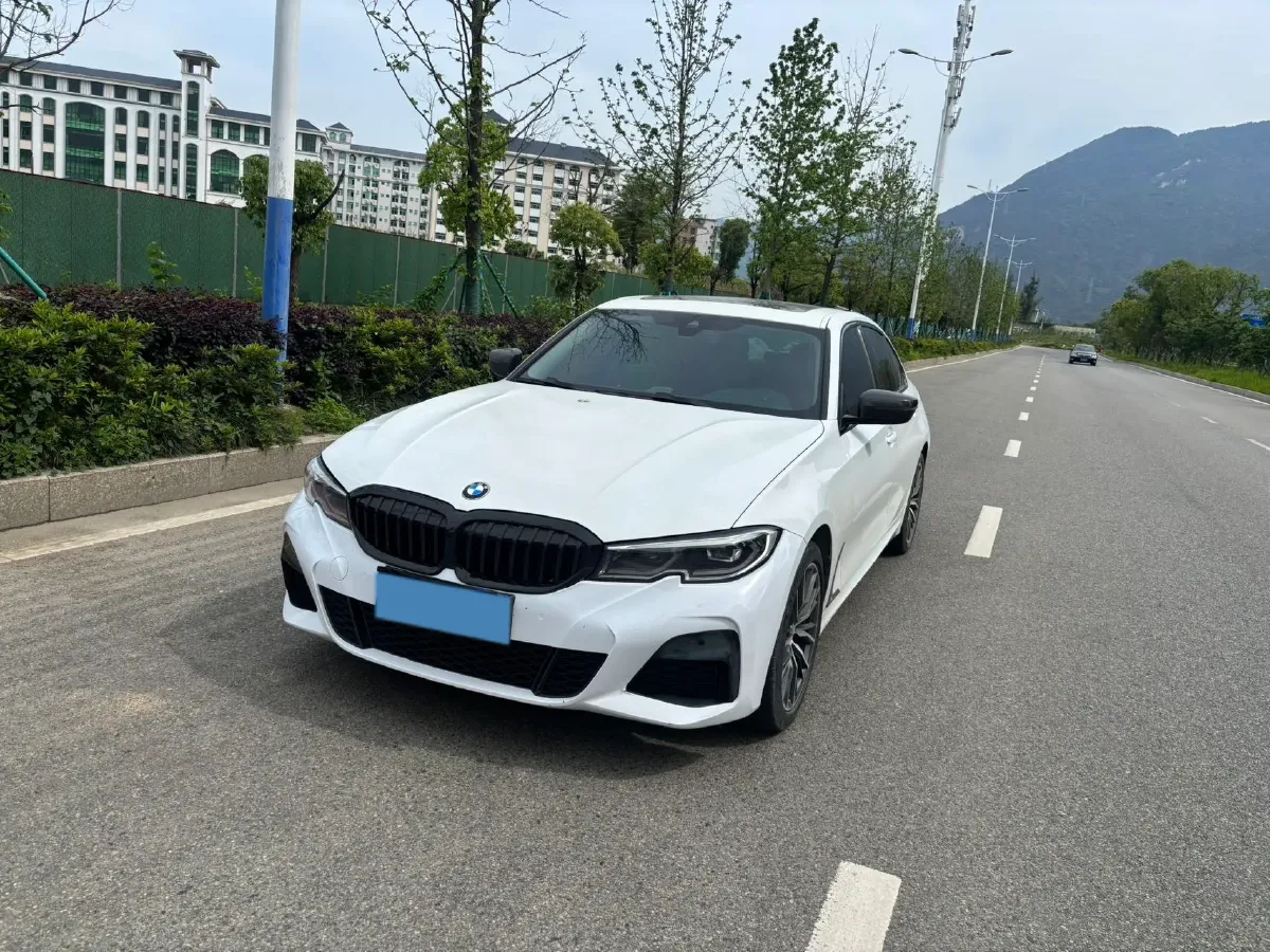 2022 BMW 3 Series 2.0T 184HP L4 8AT,autocango,china used car exporter,china ev exporter,chinese used car exporter,chinese used ev exporter