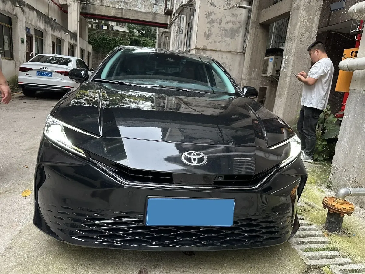 2024 Toyota Camry 2.0L 152HP L4 E-CVT Hybrid,autocango,china used car exporter,china ev exporter,chinese used car exporter,chinese used ev exporter
