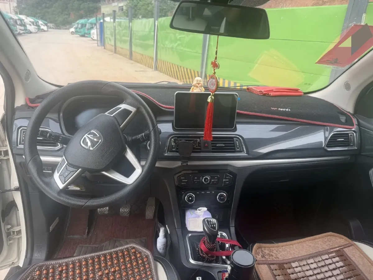 2017 BAIC WeiWang M60 1.5L 116HP L4 5MT,autocango,china used car exporter,china ev exporter,chinese used car exporter,chinese used ev exporter