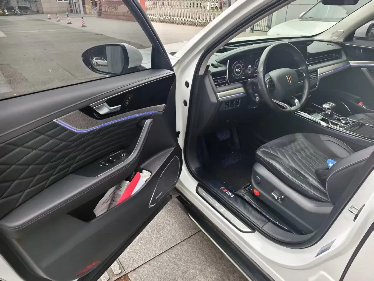 2022 HongQi HS5 2.0T 224HP L4 6AT,autocango,china used car exporter,china ev exporter,chinese used car exporter,chinese used ev exporter