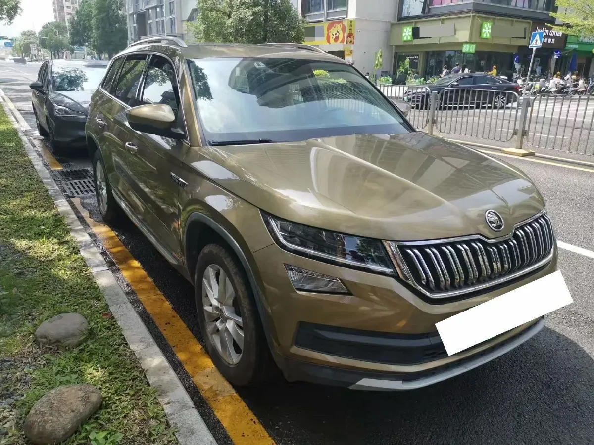 2018 Skoda Kodiak 2.0T 186HP L4 7DCT,autocango,china used car exporter,china ev exporter,chinese used car exporter,chinese used ev exporter