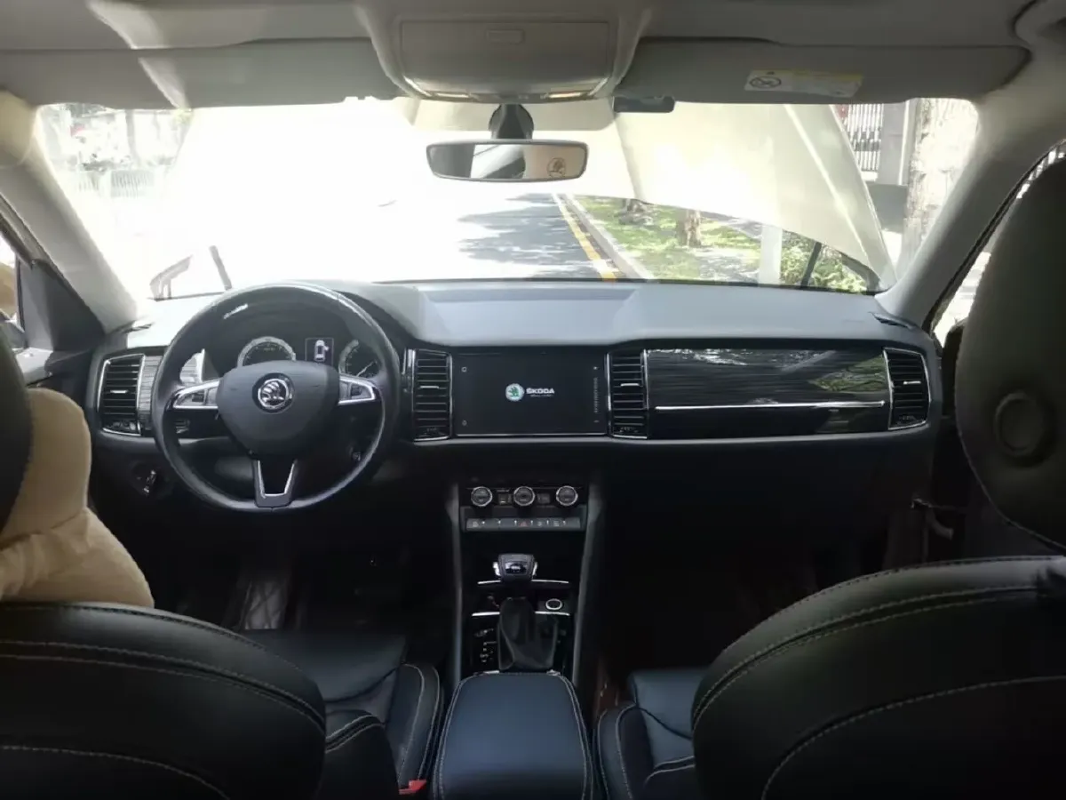 2018 Skoda Kodiak 2.0T 186HP L4 7DCT,autocango,china used car exporter,china ev exporter,chinese used car exporter,chinese used ev exporter