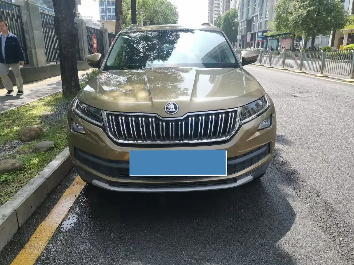 2018 Skoda Kodiak 2.0T 186HP L4 7DCT,autocango,china used car exporter,china ev exporter,chinese used car exporter,chinese used ev exporter