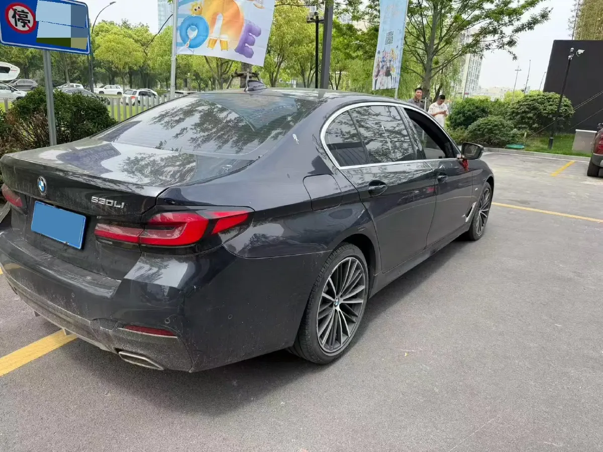 2022 BMW 5 Series 2.0T 252HP L4 8AT,autocango,china used car exporter,china ev exporter,chinese used car exporter,chinese used ev exporter