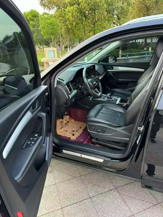 2020 Audi Q5L 2.0T 190HP L4 7DCT,autocango,china used car exporter,china ev exporter,chinese used car exporter,chinese used ev exporter