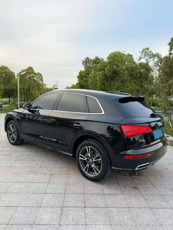 2020 Audi Q5L 2.0T 190HP L4 7DCT,autocango,china used car exporter,china ev exporter,chinese used car exporter,chinese used ev exporter