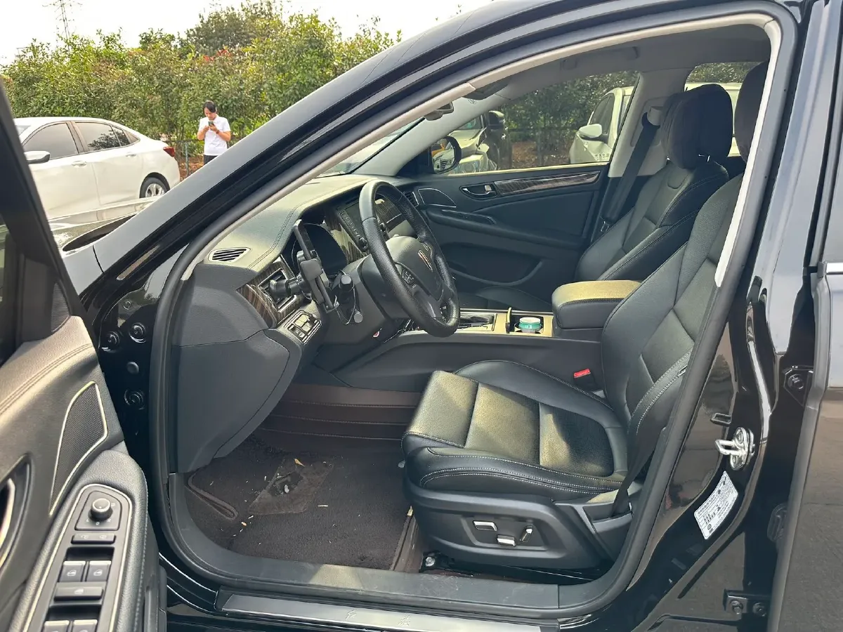 2021 HongQi H7 1.8T 188HP L4 6AT,autocango,china used car exporter,china ev exporter,chinese used car exporter,chinese used ev exporter