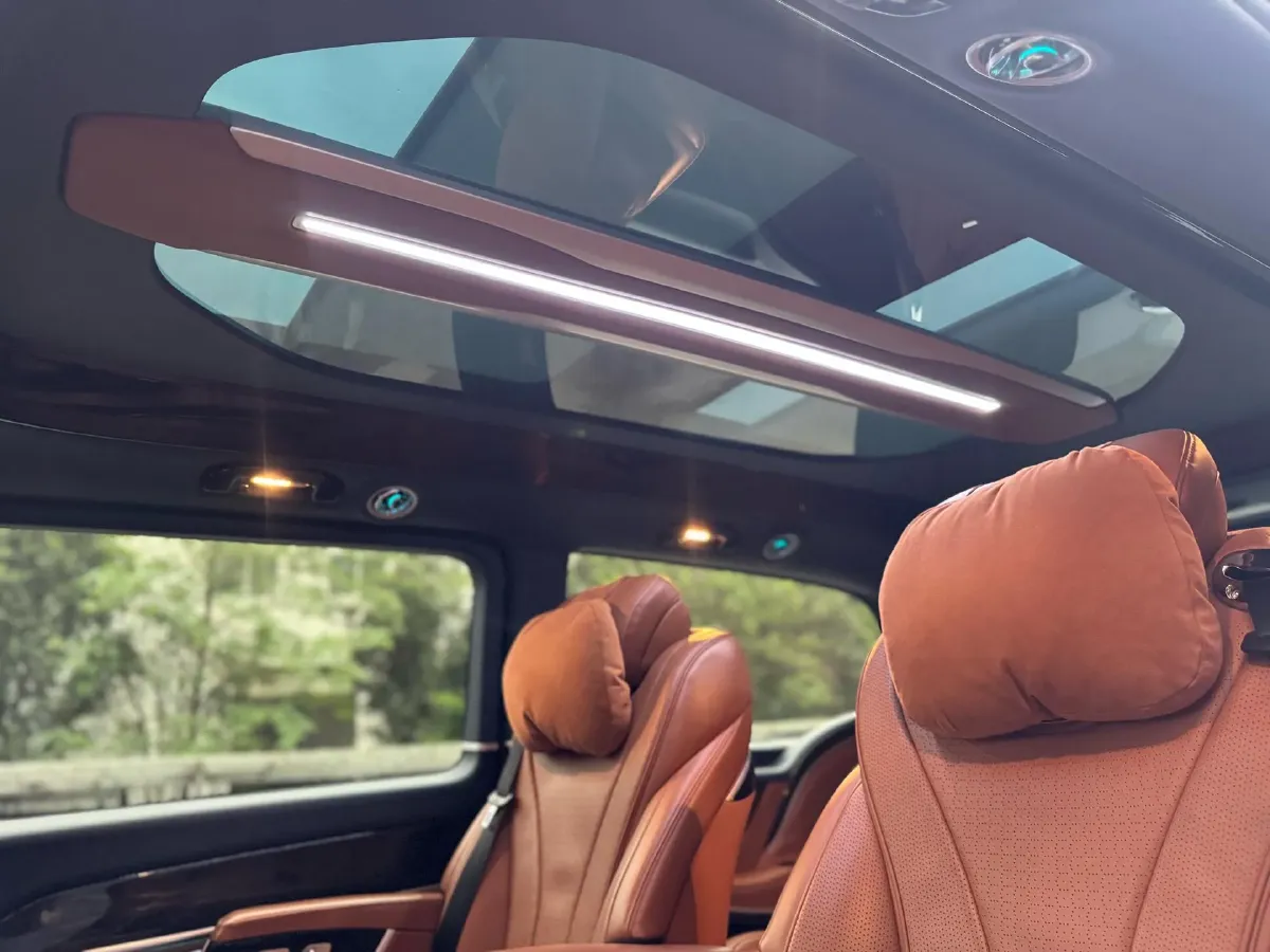 2020 Mercedes-Benz V Class 2.0T 211HP L4 9AT,autocango,china used car exporter,china ev exporter,chinese used car exporter,chinese used ev exporter